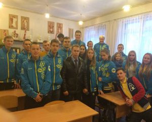 Зустріч студентів 25 групи з юристом служби у справах дітей Михликом К.В. на тему «Адміністративна та кримінальна відповідальність неповнолітніх» Зустріч студентів 25 групи з юристом служби у справах дітей Михликом К.В. на тему «Адміністративна та кримінальна відповідальність неповнолітніх»
