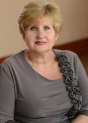 Шаповал Марія Петрівна. Відмінник освіти України, «спеціаліст вищої категорії», викладач-методист. Шаповал Марія Петрівна. Відмінник освіти України, «спеціаліст вищої категорії», викладач-методист.
