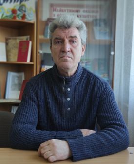 ЗАСТУПНИК ДИРЕКТОРА З ВИХОВНОЇ РОБОТИ Тонконог Віктор Миколайович 14.01.1961 р.н. Спеціаліст вищої категорії Закінчиd Дніпропетровський державний інститут фізичної культури і спорту, 1990 р. ,спеціальність - «Фізична культура і спорт», кваліфікація - викладач фізичного виховання і спорту Працює з 2005р., з 2015 р. - заступник директора з виховної роботи.
