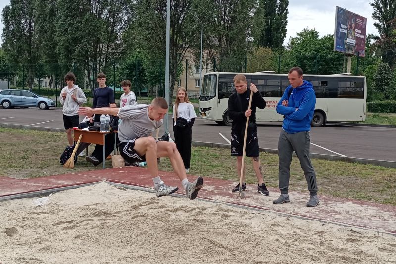 Чемпіонат коледжу з легкої атлетики