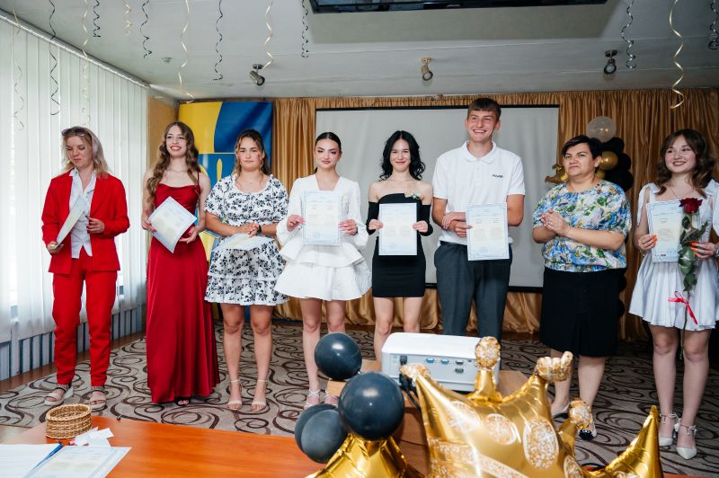 Червоні дипломи Червоні дипломи