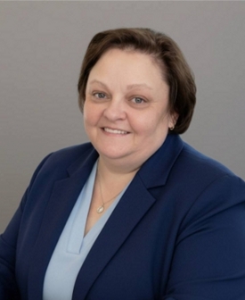 01.10.1967 р.н. Закінчила Дніпродзержинський технолого-економічний технікум