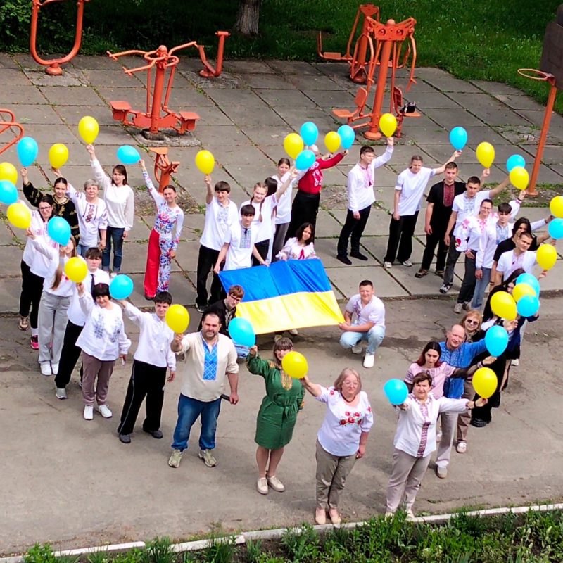 Флешмоб до Дня вишиванки в КФКФВ